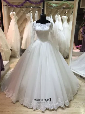 Ball Gown Long Sleeve Lace Wedding Dress